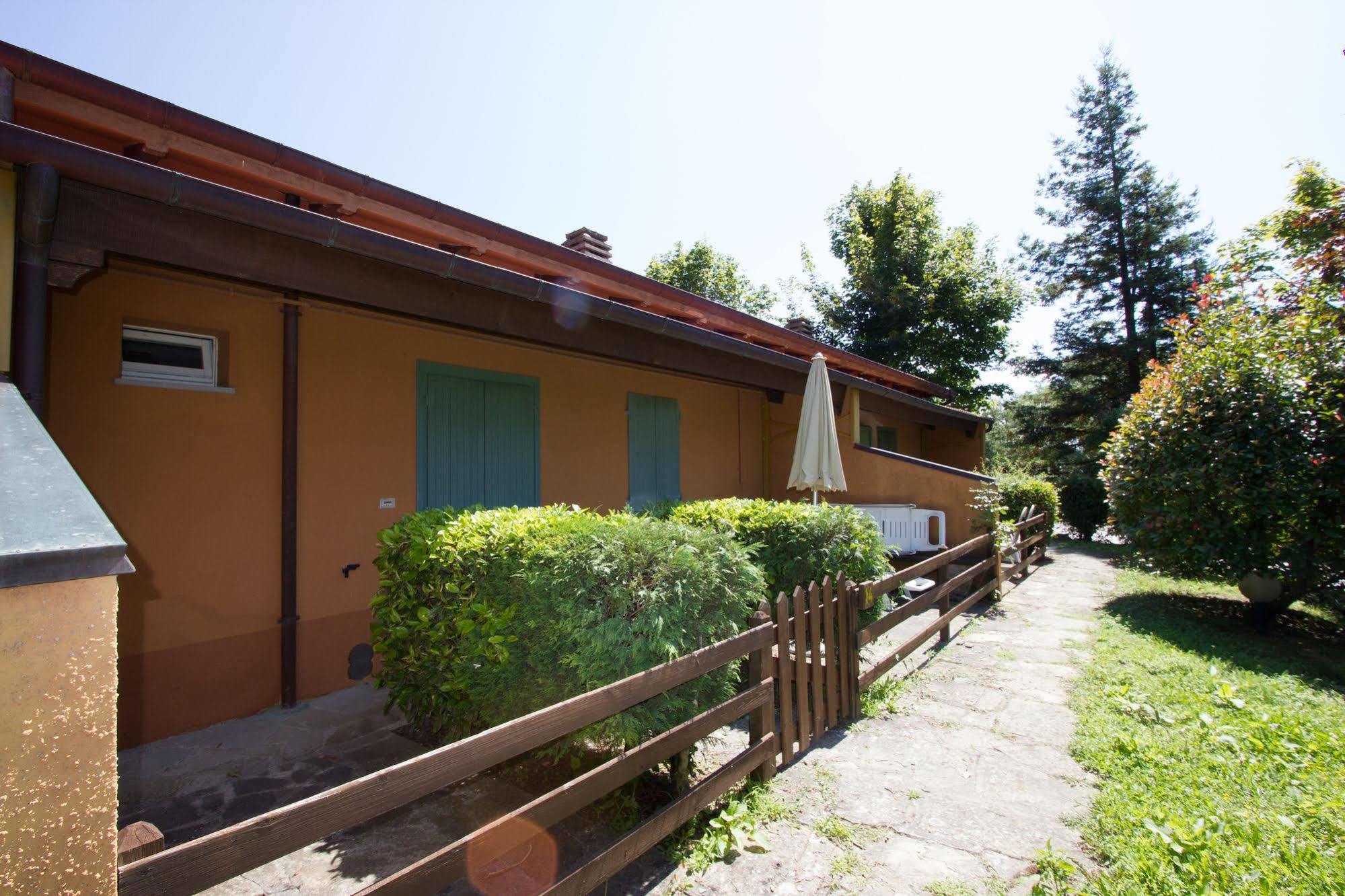 Antico Borgo I Cancelli Палаццуоло-суль-Сеніо Екстер'єр фото