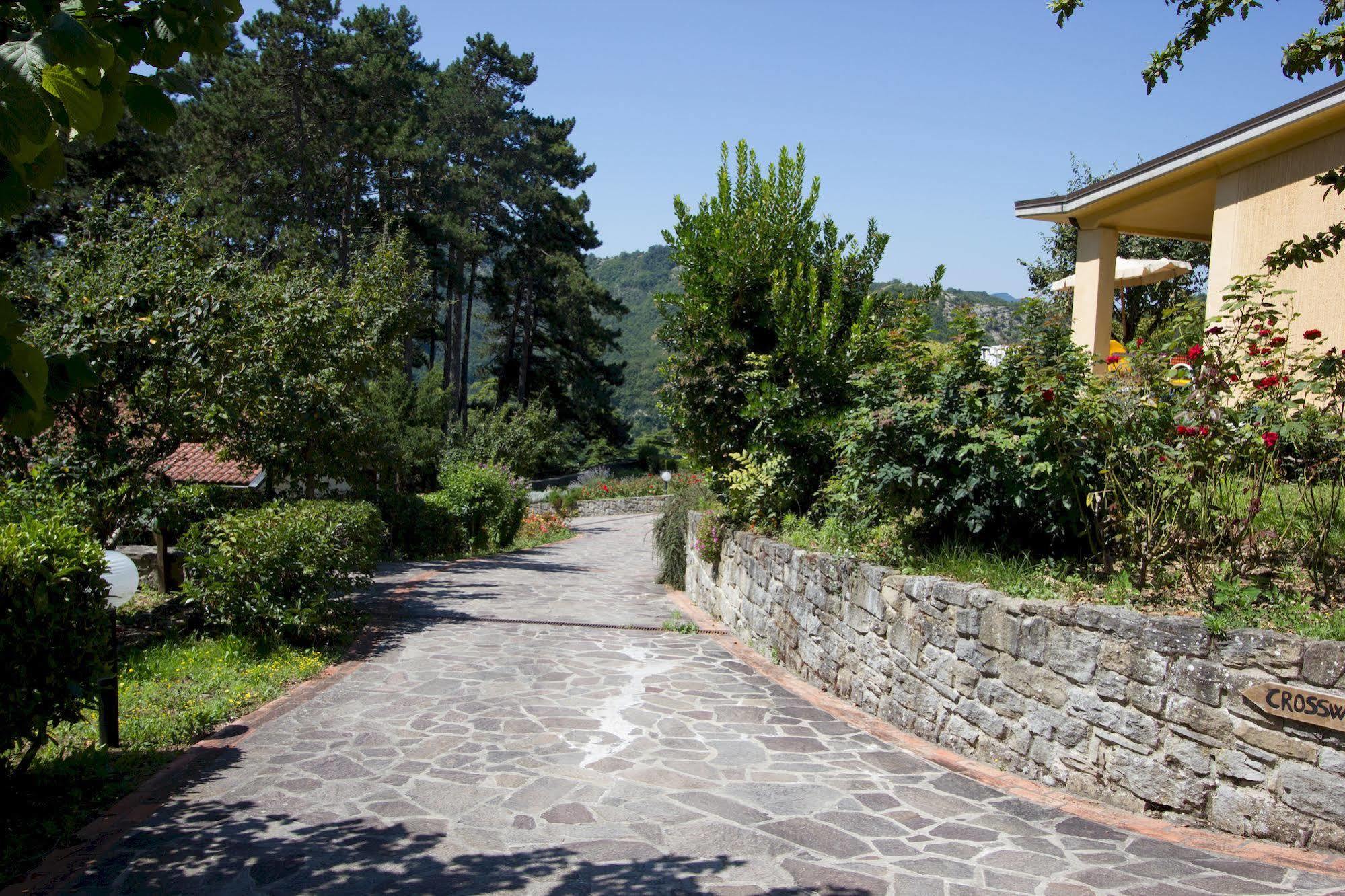 Antico Borgo I Cancelli Палаццуоло-суль-Сеніо Екстер'єр фото